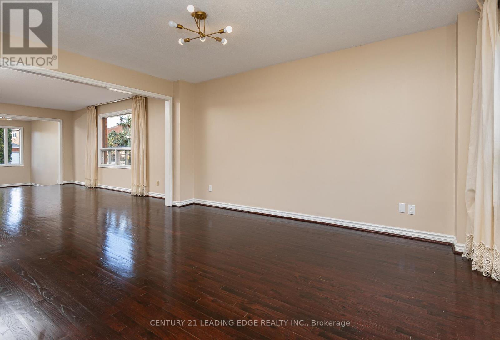 7 Delancey Crescent, Markham (Markville), Ontario  L3P 7C9 - Photo 9 - N12459969