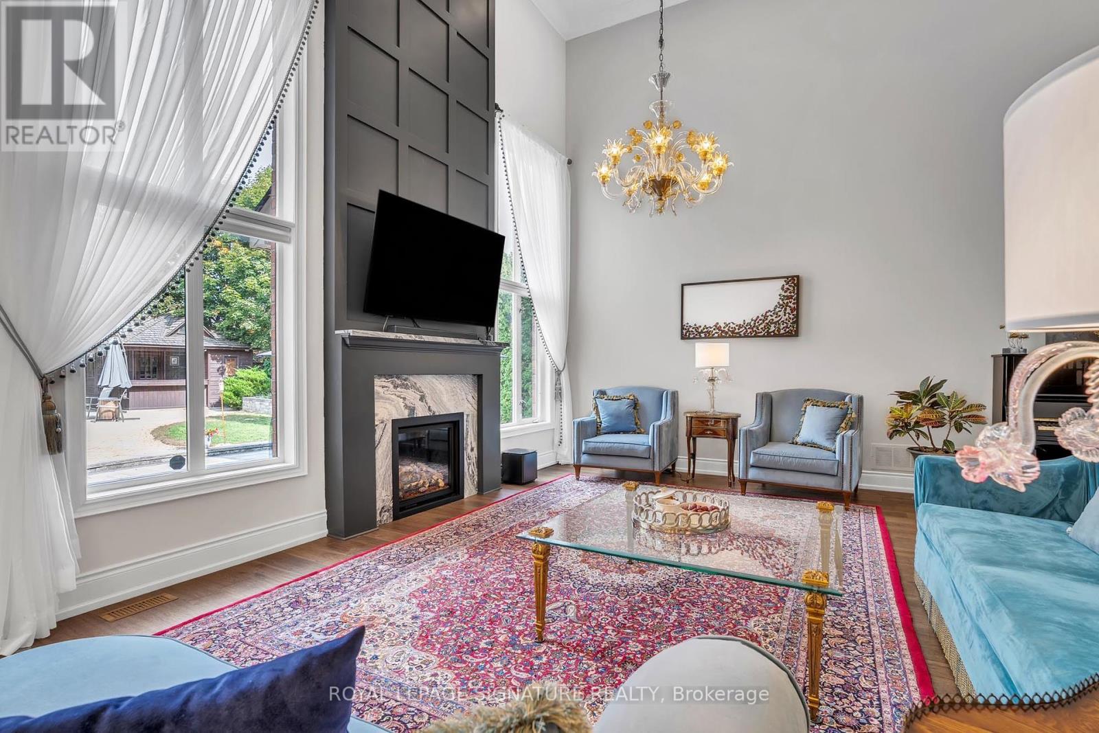 1067 Ivsbridge Boulevard, Newmarket (Stonehaven-Wyndham), Ontario  L3X 1N3 - Photo 10 - N12459978