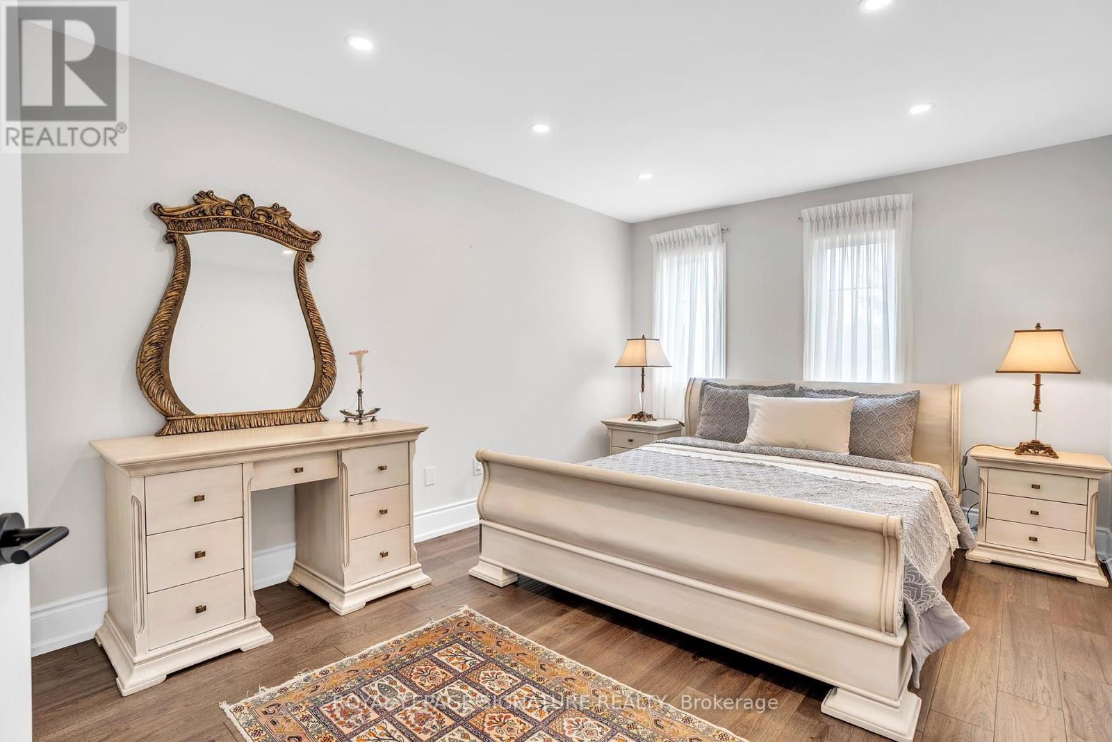 1067 Ivsbridge Boulevard, Newmarket (Stonehaven-Wyndham), Ontario  L3X 1N3 - Photo 26 - N12459978