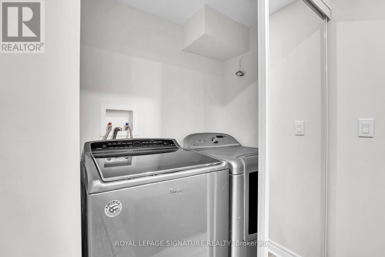 1067 Ivsbridge Boulevard, Newmarket (Stonehaven-Wyndham), Ontario  L3X 1N3 - Photo 39 - N12459978