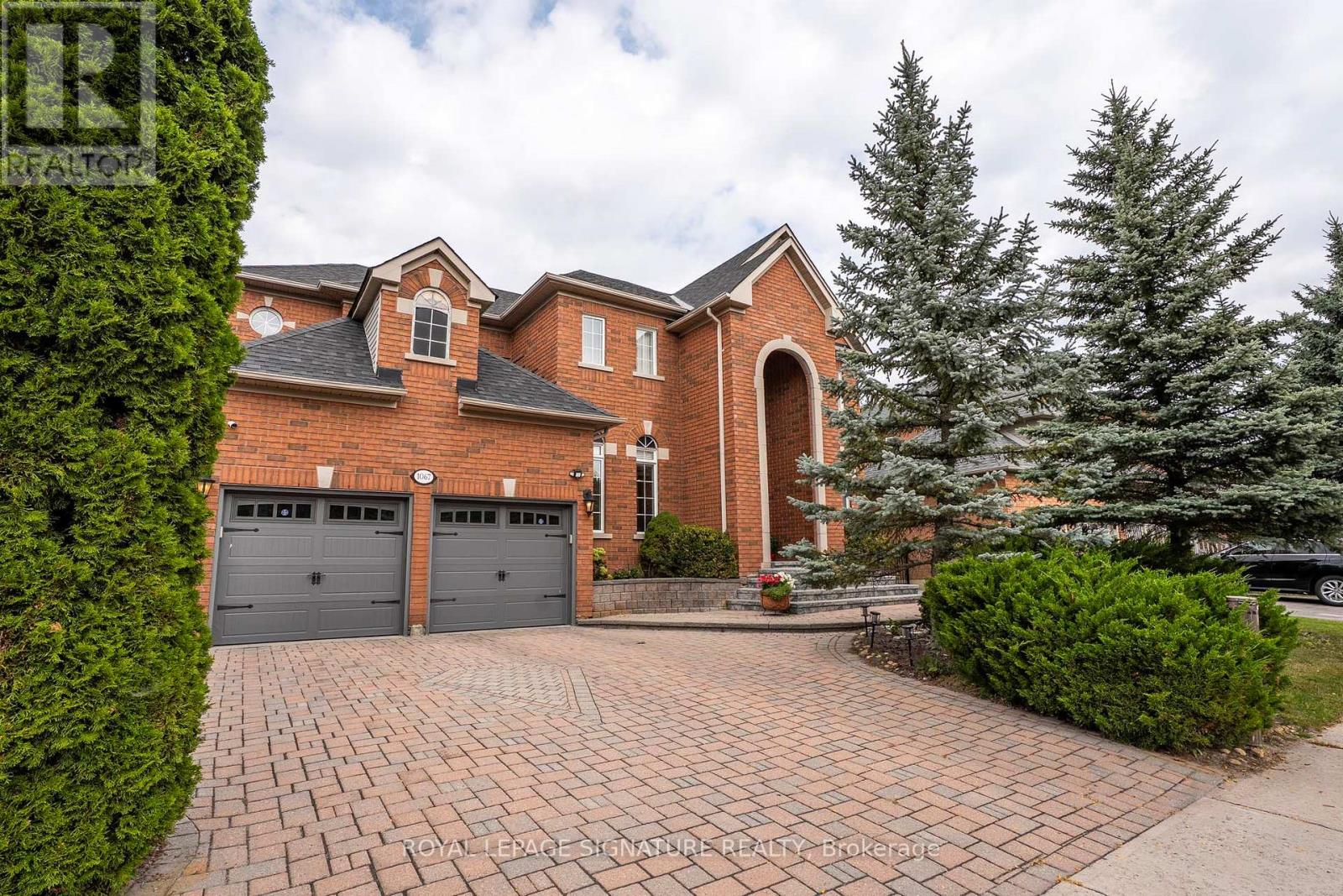 1067 Ivsbridge Boulevard, Newmarket (Stonehaven-Wyndham), Ontario  L3X 1N3 - Photo 48 - N12459978