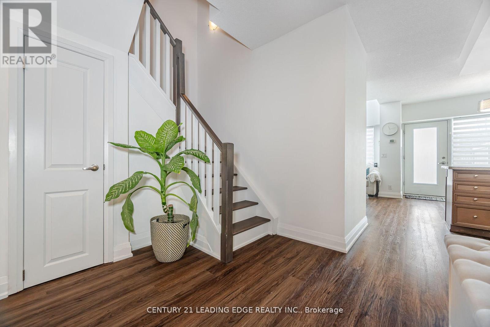 108 - 24 Woodstream Boulevard, Vaughan (Vaughan Grove), Ontario  L4L 8C4 - Photo 10 - N12459986