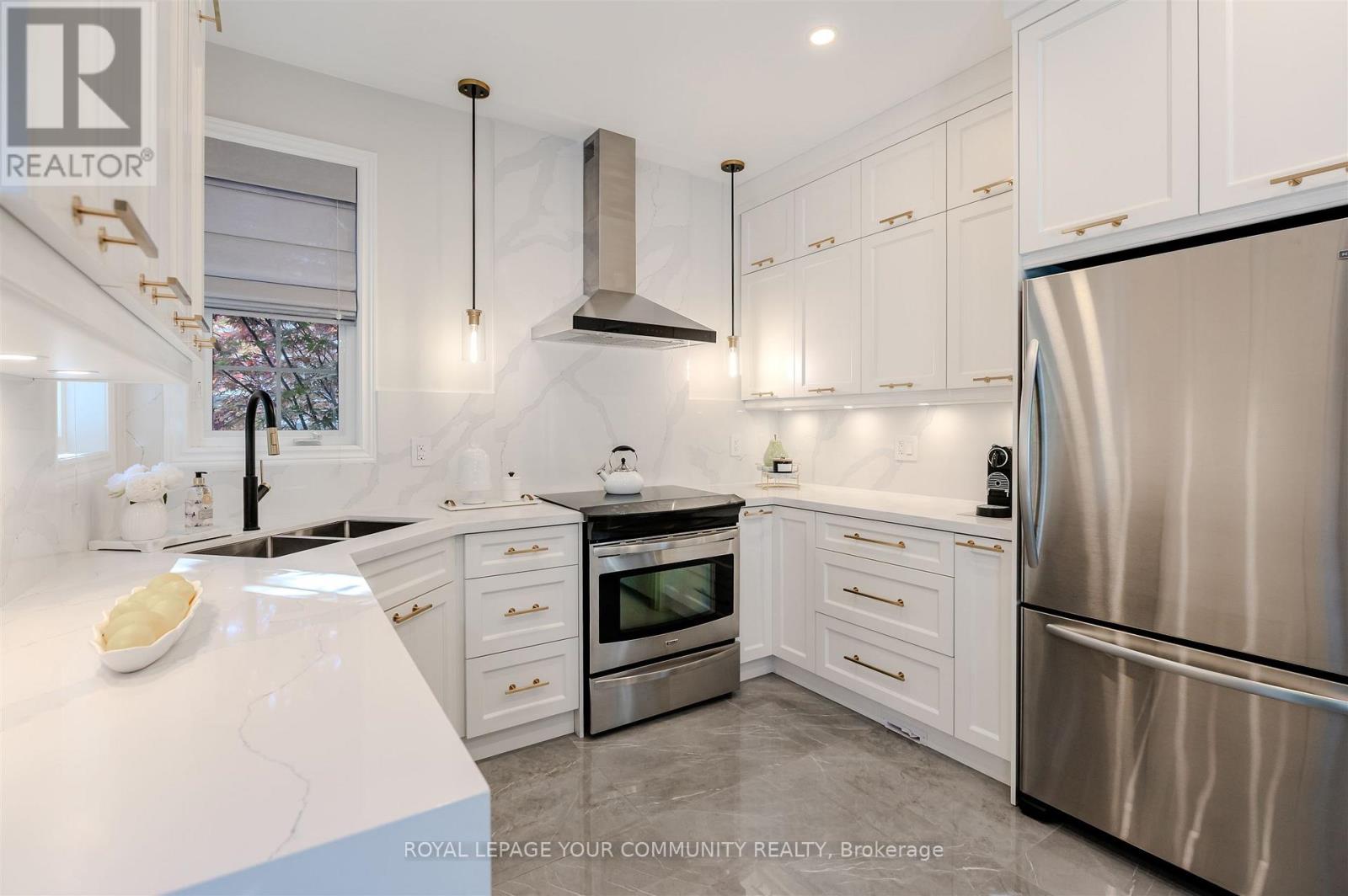 7 Sequin Drive, Richmond Hill (Jefferson), Ontario  L4E 0J3 - Photo 17 - N12459990