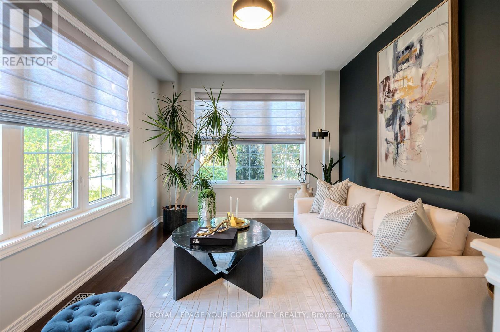 7 Sequin Drive, Richmond Hill (Jefferson), Ontario  L4E 0J3 - Photo 8 - N12459990
