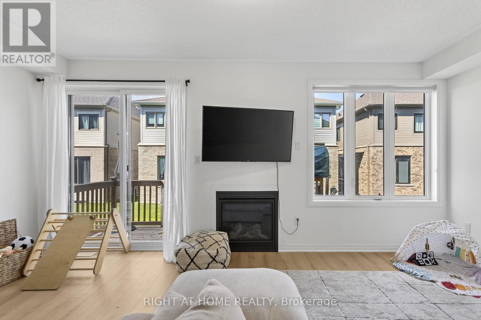 86 West Oak Trail, Barrie, Ontario  L9J 0K8 - Photo 19 - S12459927