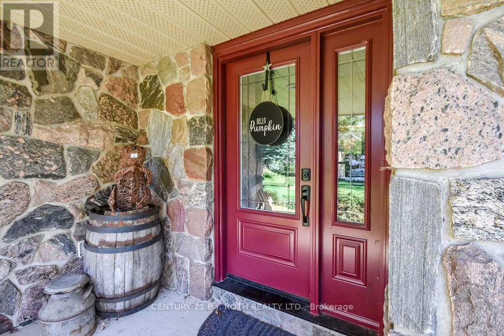 1839 George Johnston Road, Springwater, Ontario  L0L 1Y0 - Photo 4 - S12459989