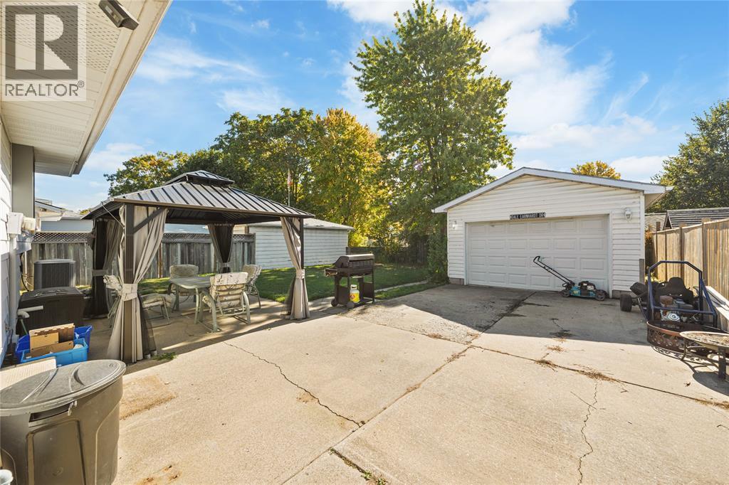 1063 Highway Drive East, Sarnia, Ontario  N7S 3T4 - Photo 9 - 25025982