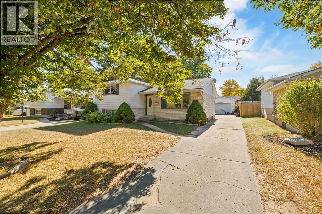 1063 Highway Drive East, Sarnia, Ontario  N7S 3T4 - Photo 2 - 25025982