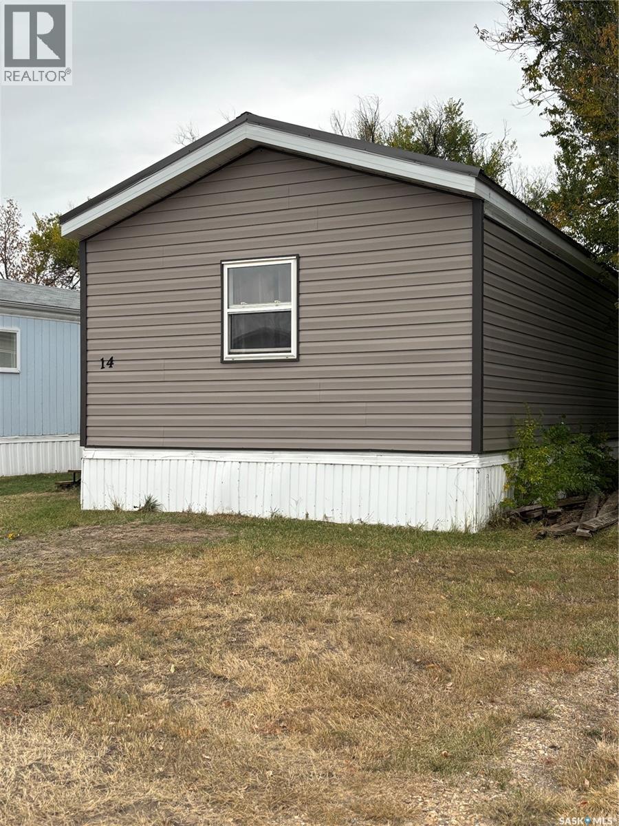 14 Cypress Mobile Home Park, Maple Creek, Saskatchewan  S0N 1N0 - Photo 2 - SK020749