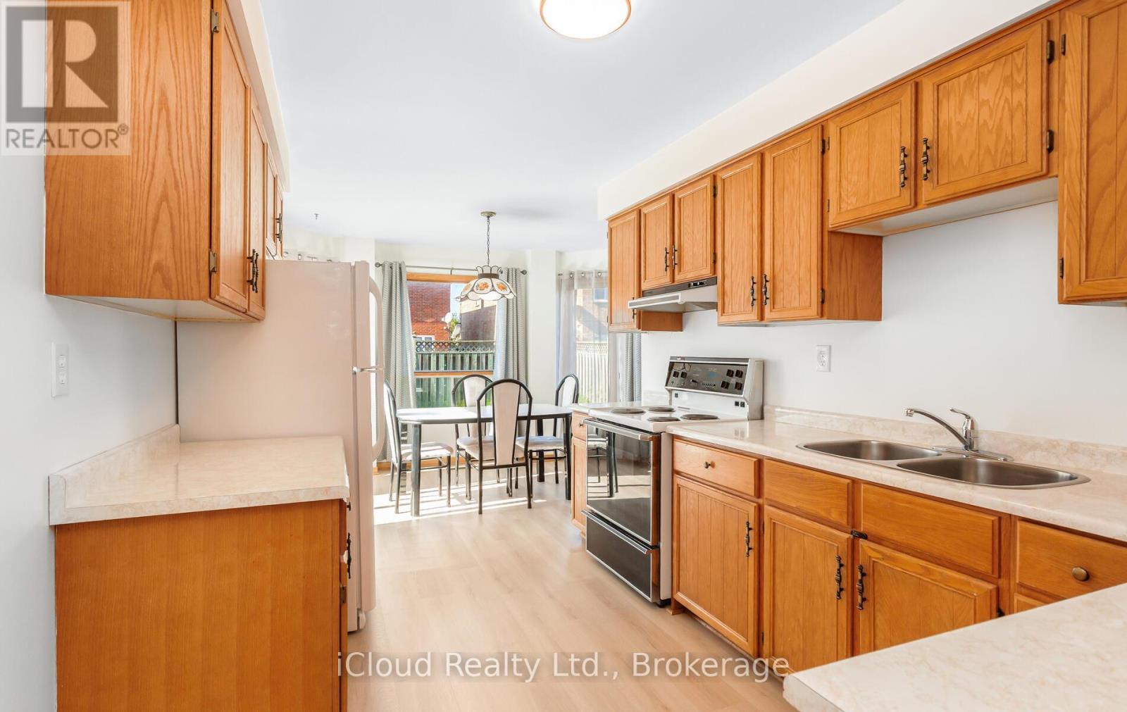 73 Blackmere Circle, Brampton, Ontario  L6W 4B6 - Photo 15 - W12459920