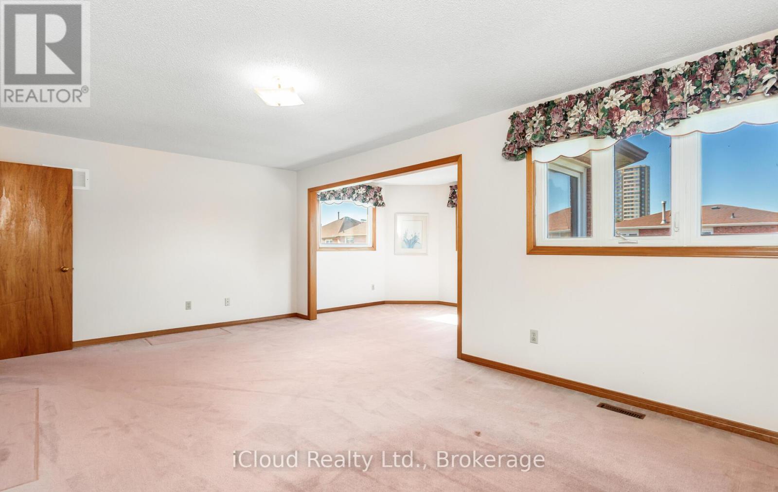 73 Blackmere Circle, Brampton, Ontario  L6W 4B6 - Photo 26 - W12459920