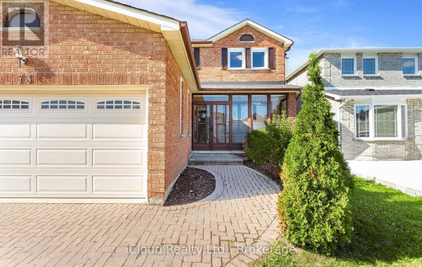 73 Blackmere Circle, Brampton, Ontario  L6W 4B6 - Photo 3 - W12459920