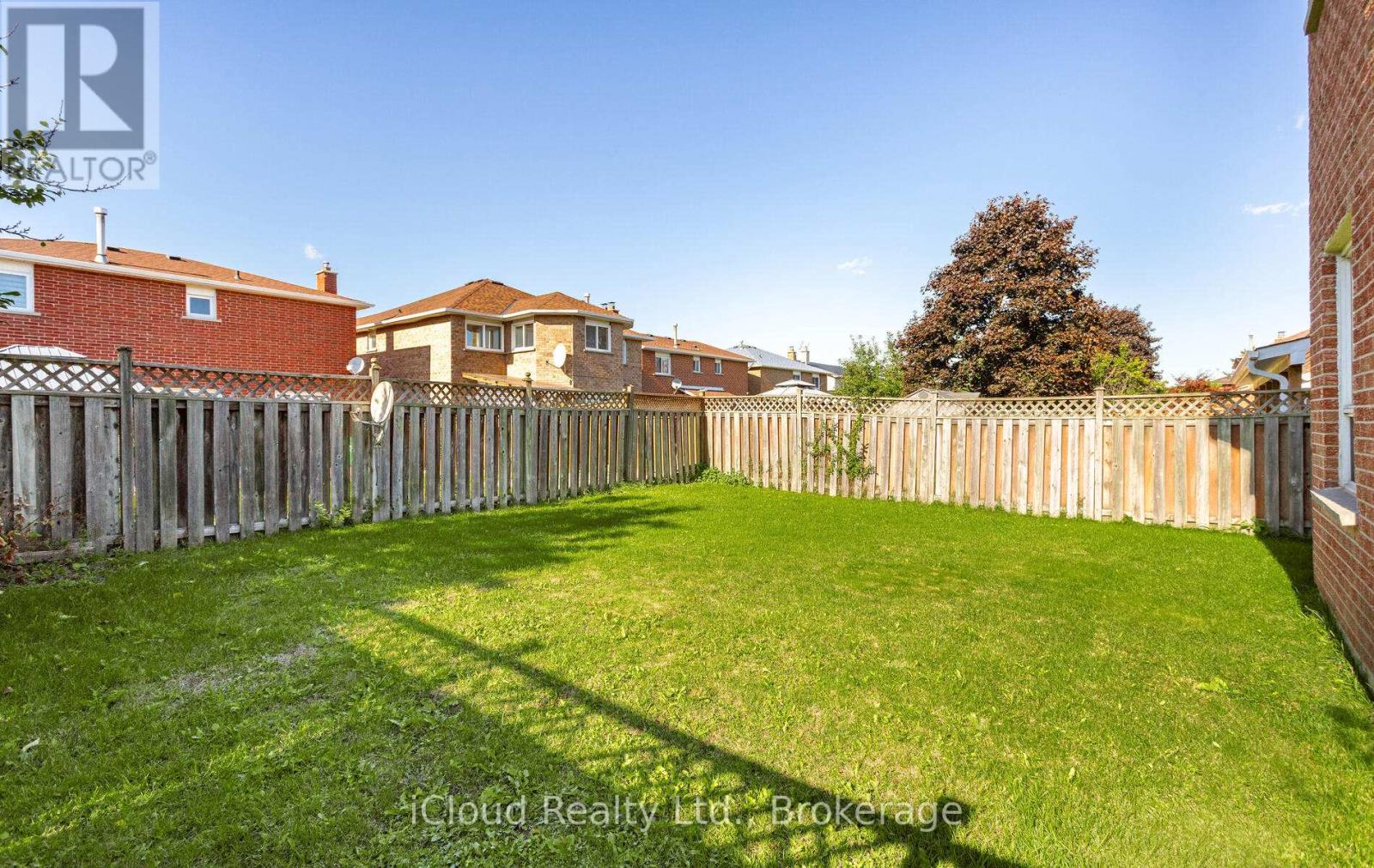 73 Blackmere Circle, Brampton, Ontario  L6W 4B6 - Photo 47 - W12459920