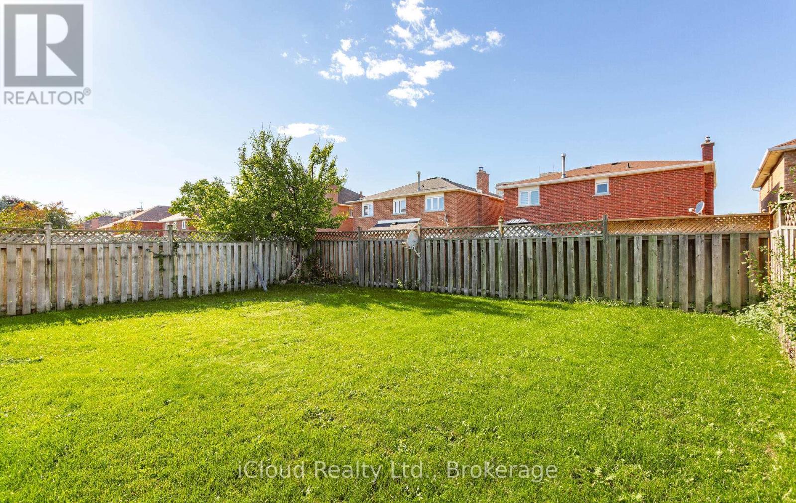 73 Blackmere Circle, Brampton, Ontario  L6W 4B6 - Photo 48 - W12459920