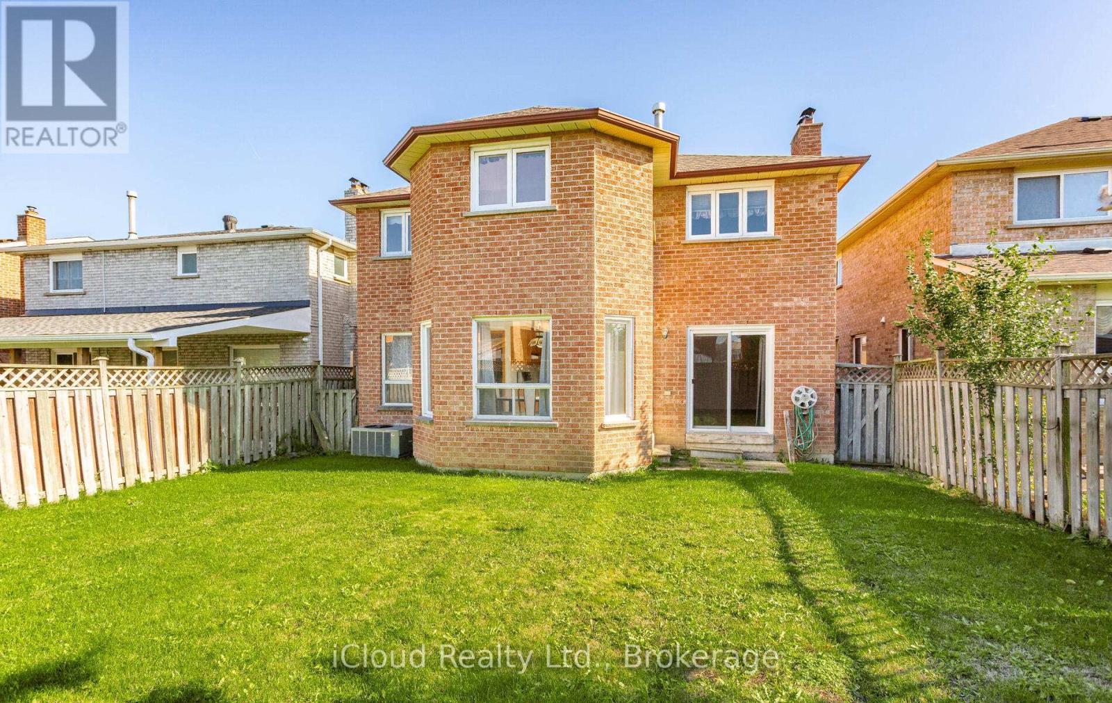 73 Blackmere Circle, Brampton, Ontario  L6W 4B6 - Photo 49 - W12459920