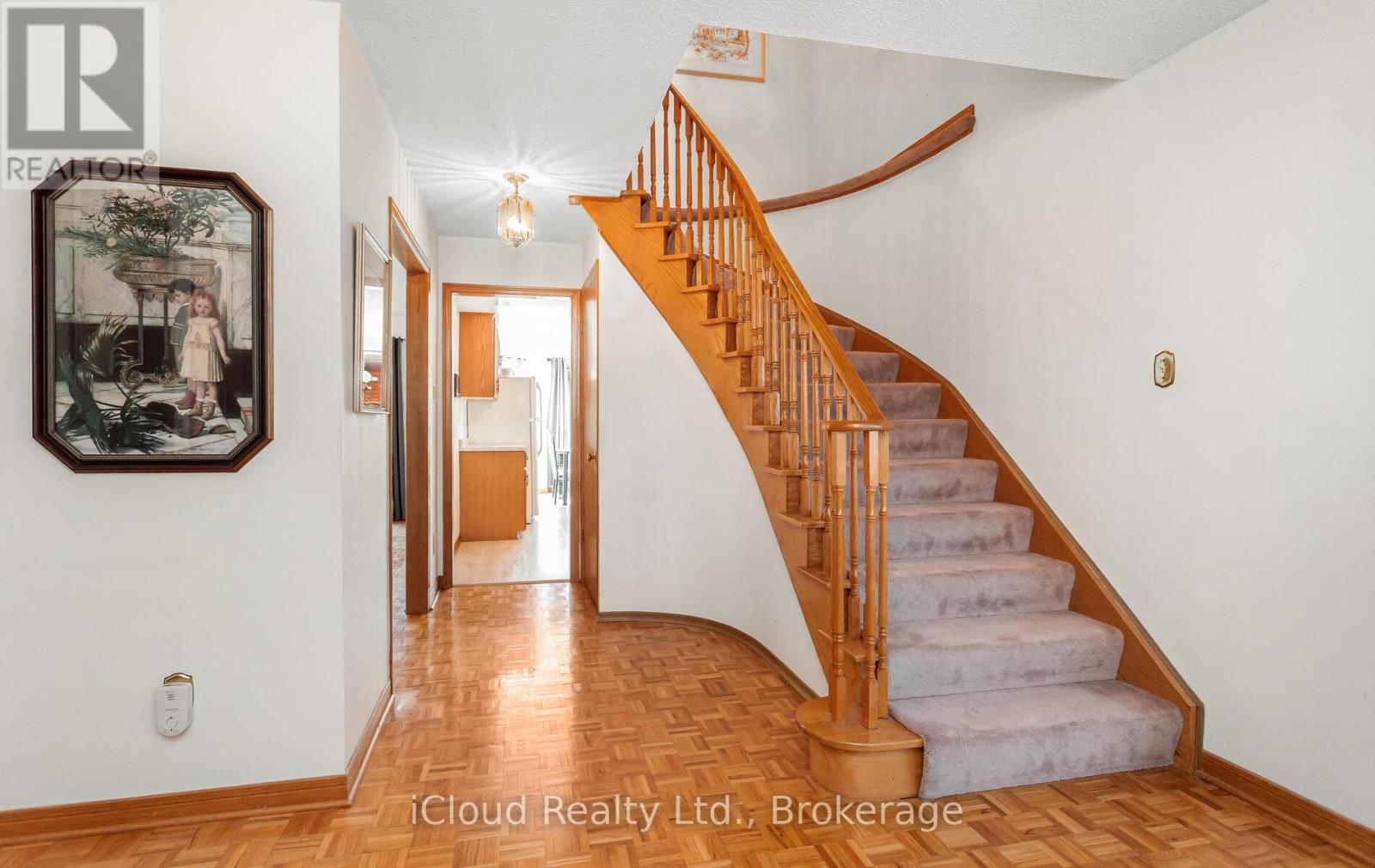 73 Blackmere Circle, Brampton, Ontario  L6W 4B6 - Photo 8 - W12459920