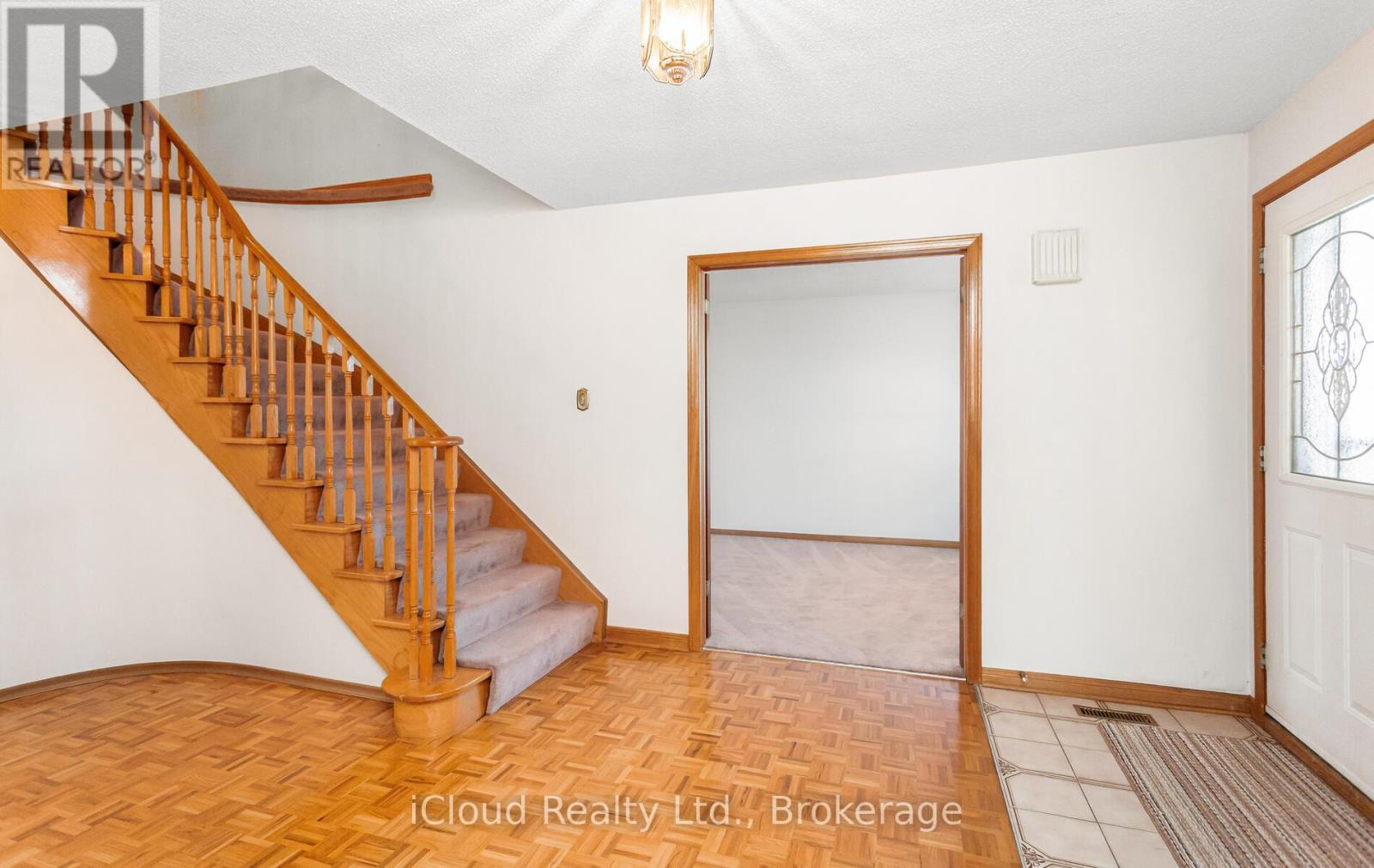 73 Blackmere Circle, Brampton, Ontario  L6W 4B6 - Photo 9 - W12459920
