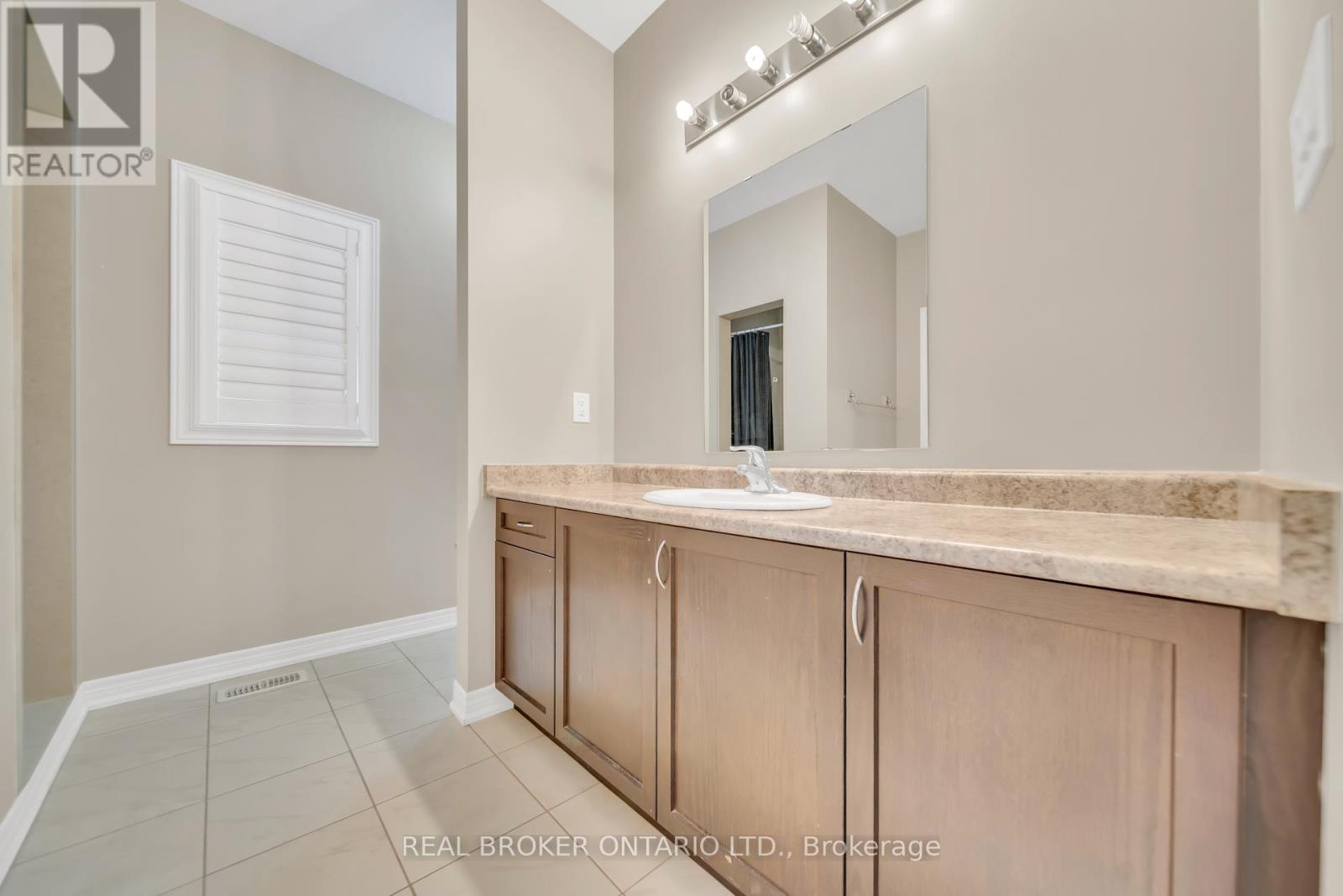 81 Vezna Crescent, Brampton, Ontario  L6X 5K4 - Photo 18 - W12459932
