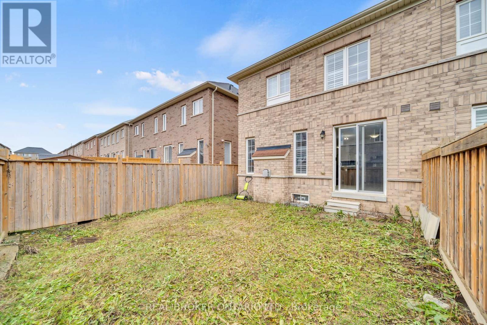 81 Vezna Crescent, Brampton, Ontario  L6X 5K4 - Photo 27 - W12459932