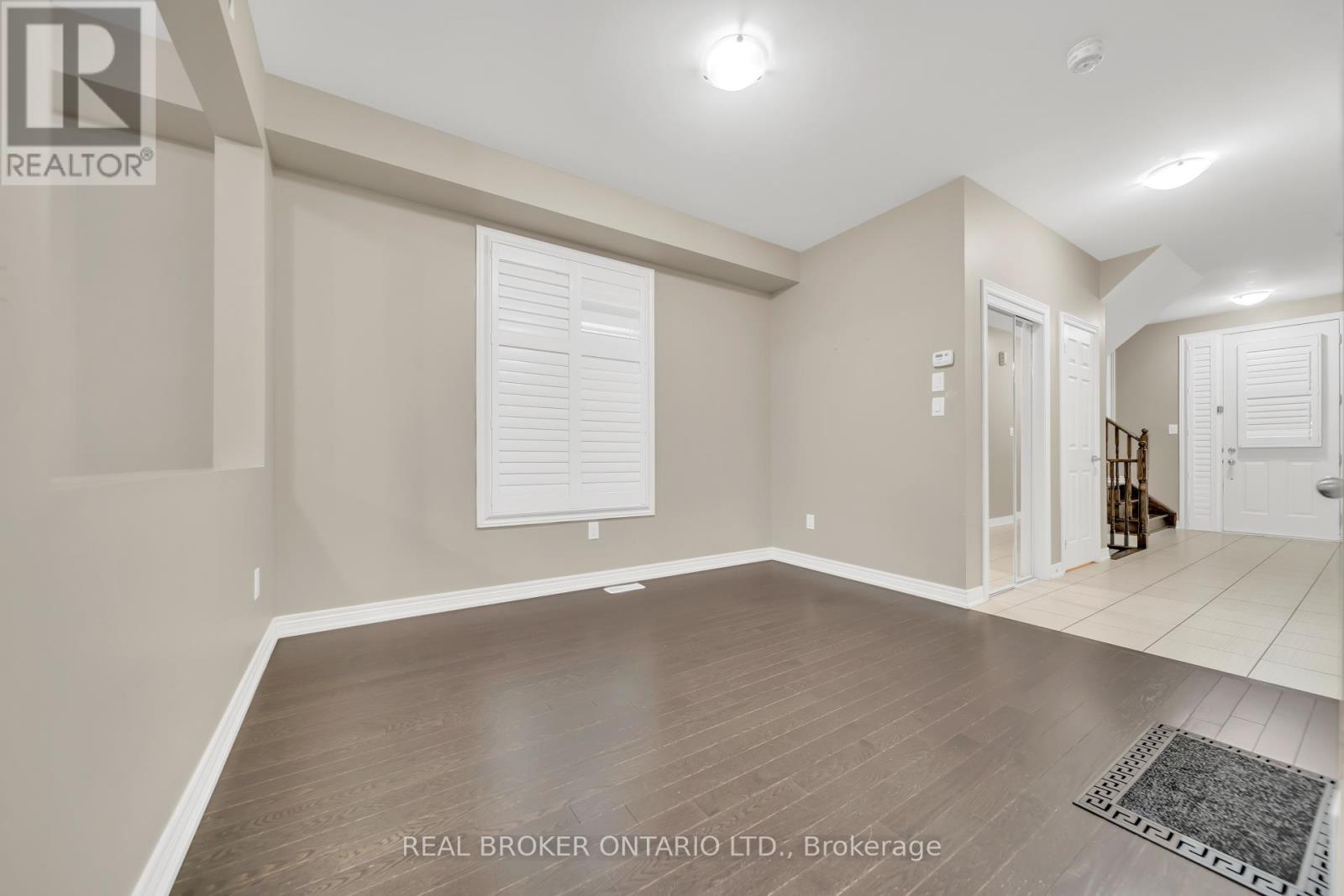 81 Vezna Crescent, Brampton, Ontario  L6X 5K4 - Photo 6 - W12459932