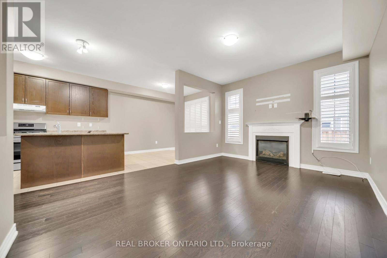81 Vezna Crescent, Brampton, Ontario  L6X 5K4 - Photo 7 - W12459932