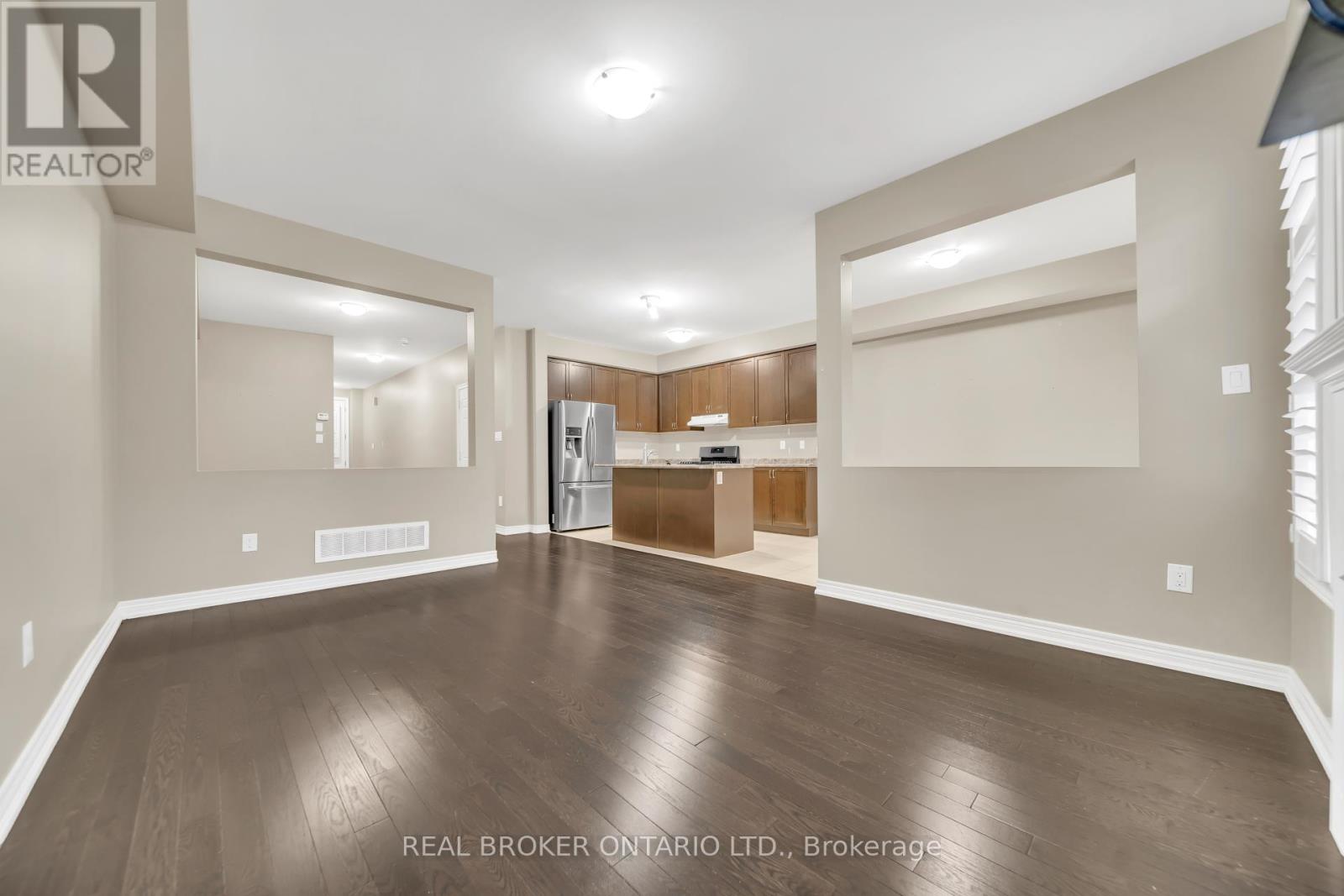 81 Vezna Crescent, Brampton, Ontario  L6X 5K4 - Photo 8 - W12459932