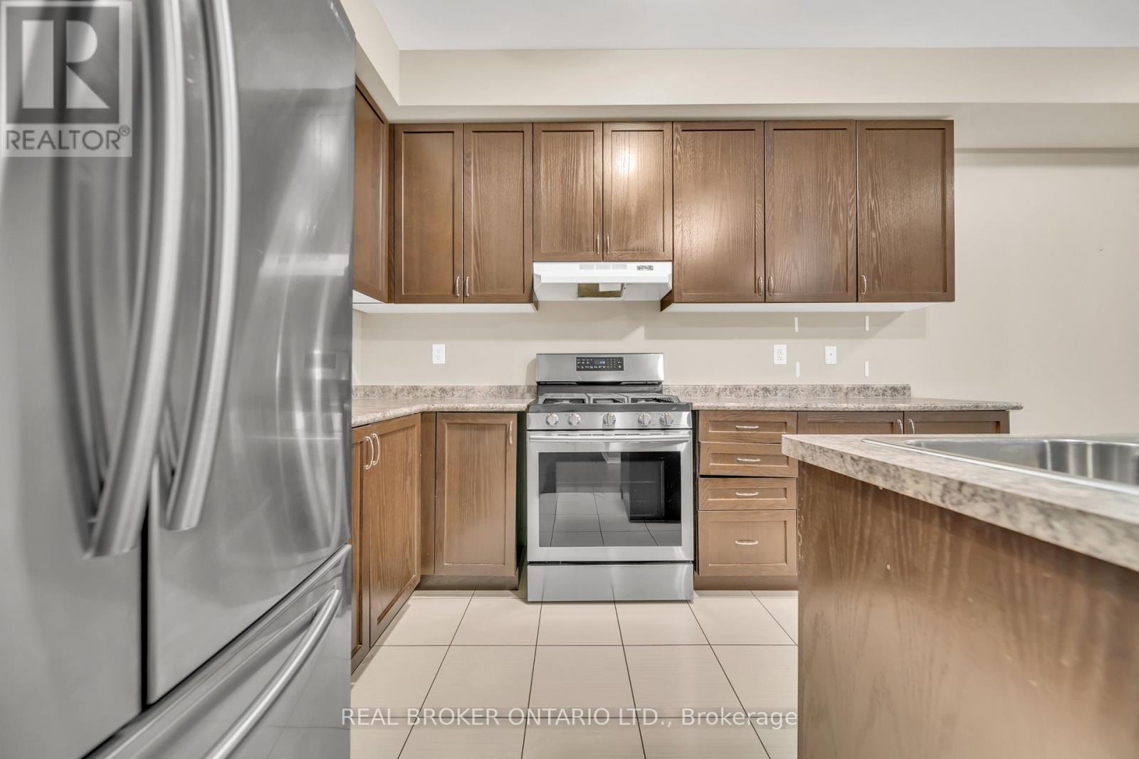 81 Vezna Crescent, Brampton, Ontario  L6X 5K4 - Photo 9 - W12459932