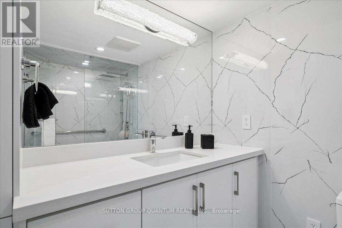 1404 - 1515 Lakeshore Road E, Mississauga, Ontario  L5E 3E3 - Photo 26 - W12459941