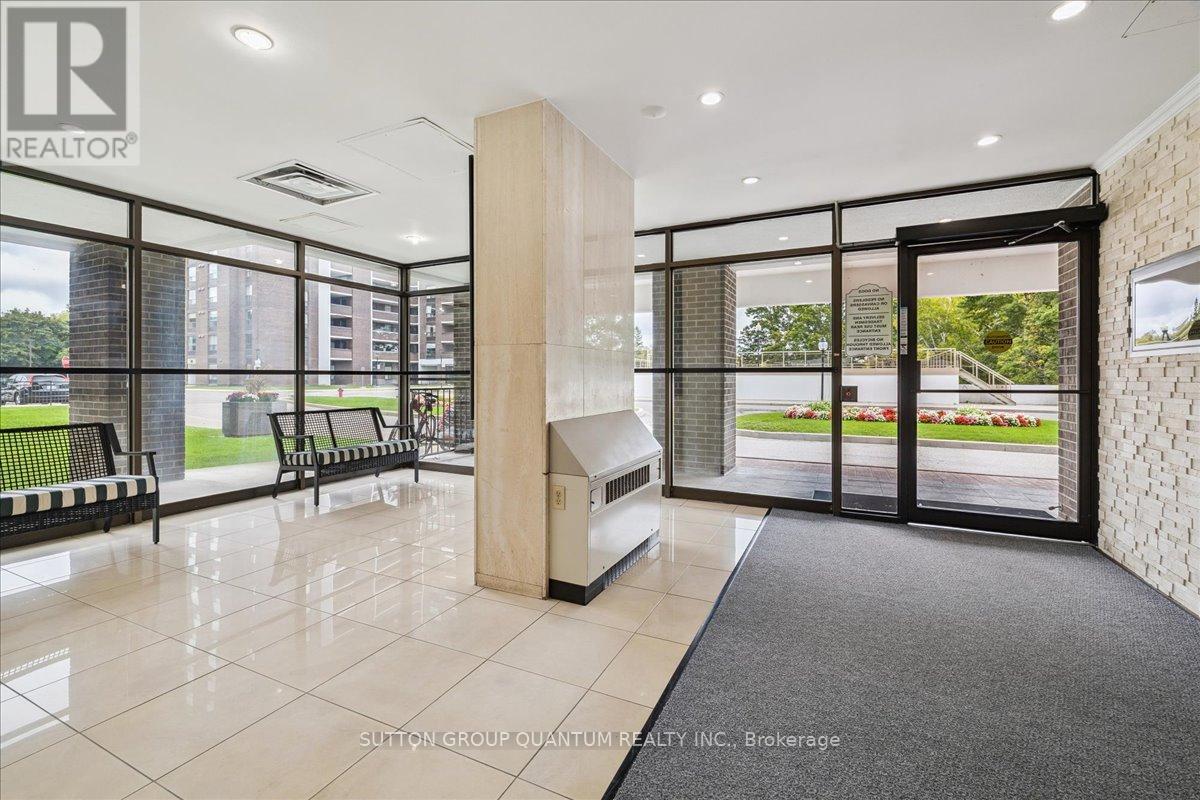 1404 - 1515 Lakeshore Road E, Mississauga, Ontario  L5E 3E3 - Photo 3 - W12459941