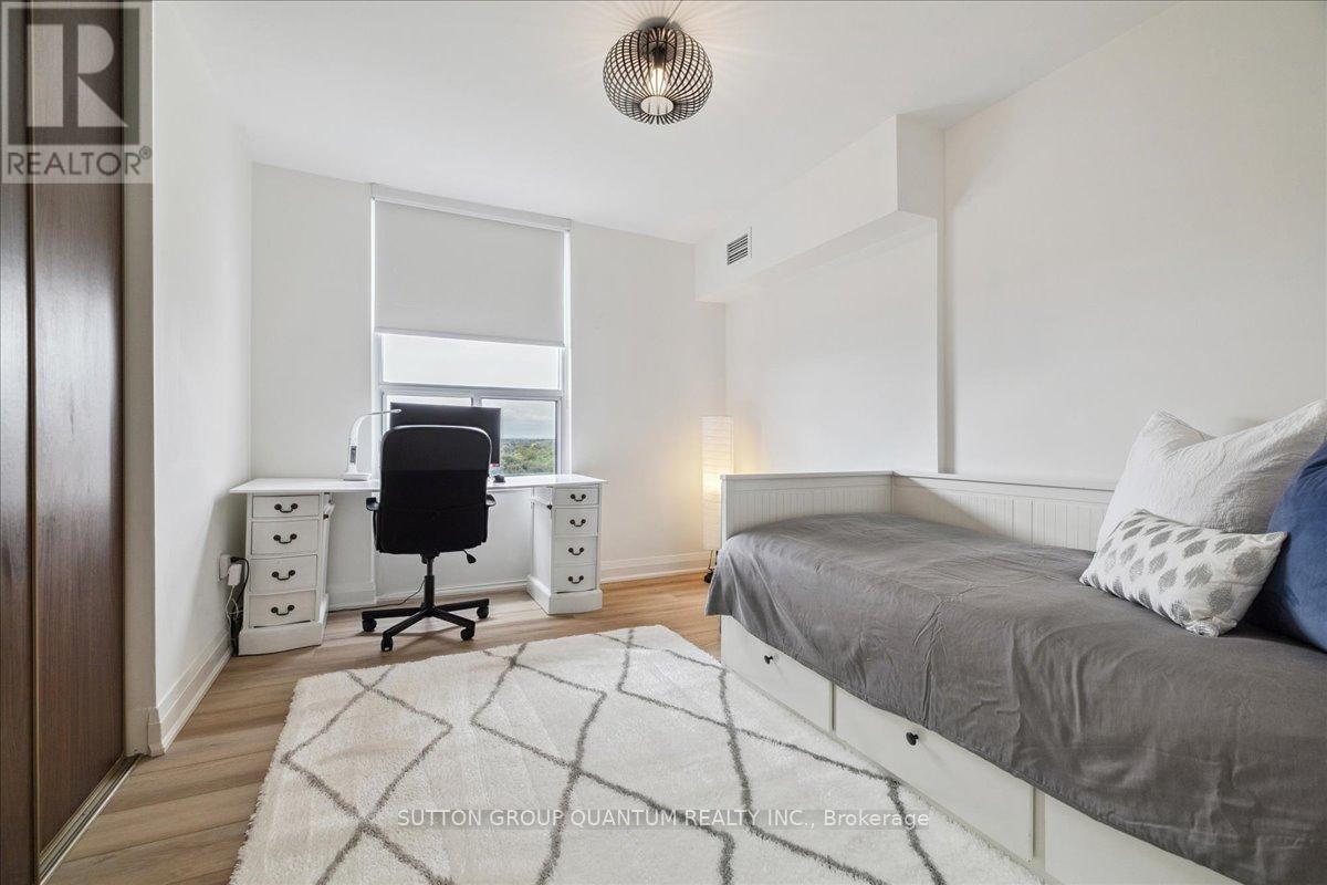 1404 - 1515 Lakeshore Road E, Mississauga, Ontario  L5E 3E3 - Photo 30 - W12459941