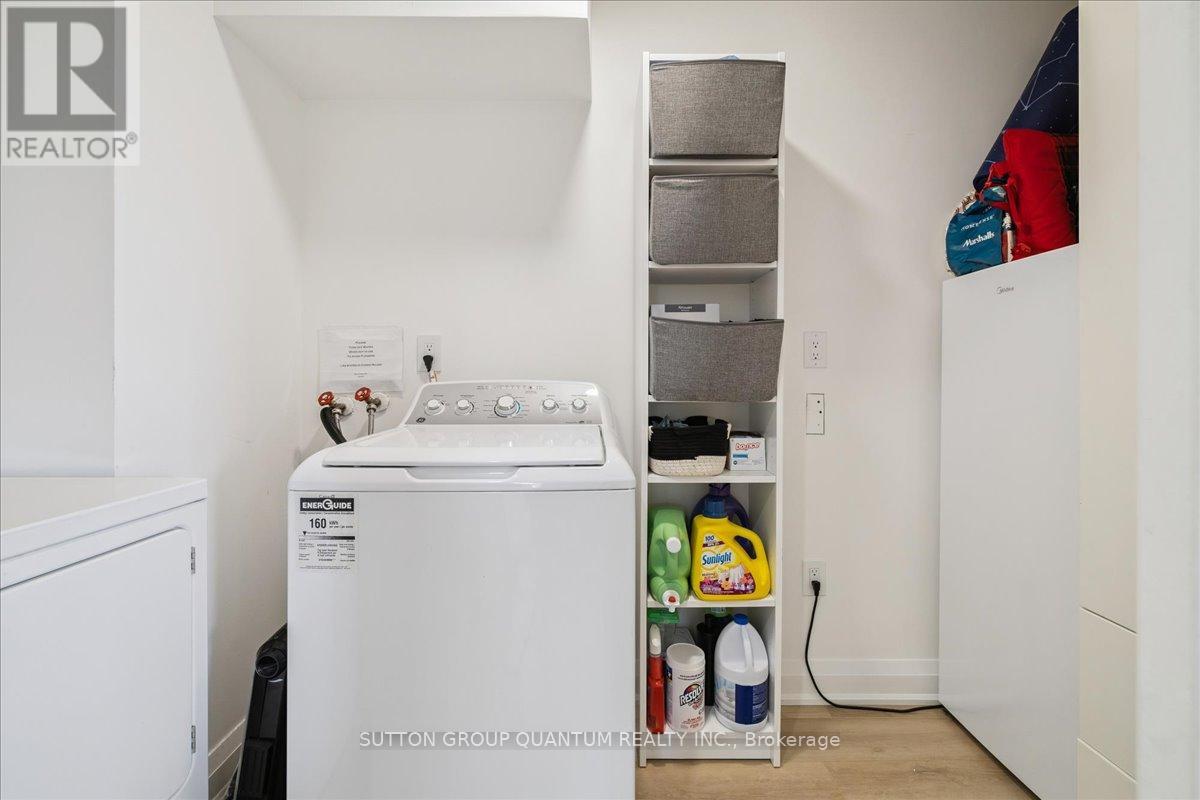 1404 - 1515 Lakeshore Road E, Mississauga, Ontario  L5E 3E3 - Photo 33 - W12459941