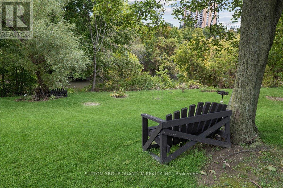 1404 - 1515 Lakeshore Road E, Mississauga, Ontario  L5E 3E3 - Photo 42 - W12459941