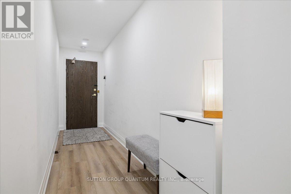 1404 - 1515 Lakeshore Road E, Mississauga, Ontario  L5E 3E3 - Photo 5 - W12459941