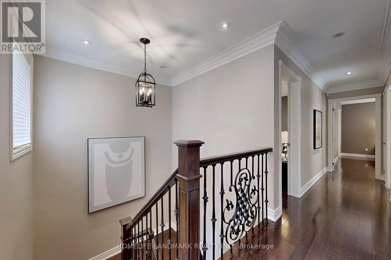 1558 Spring Road S, Mississauga, Ontario  L5J 1N3 - Photo 25 - W12459976