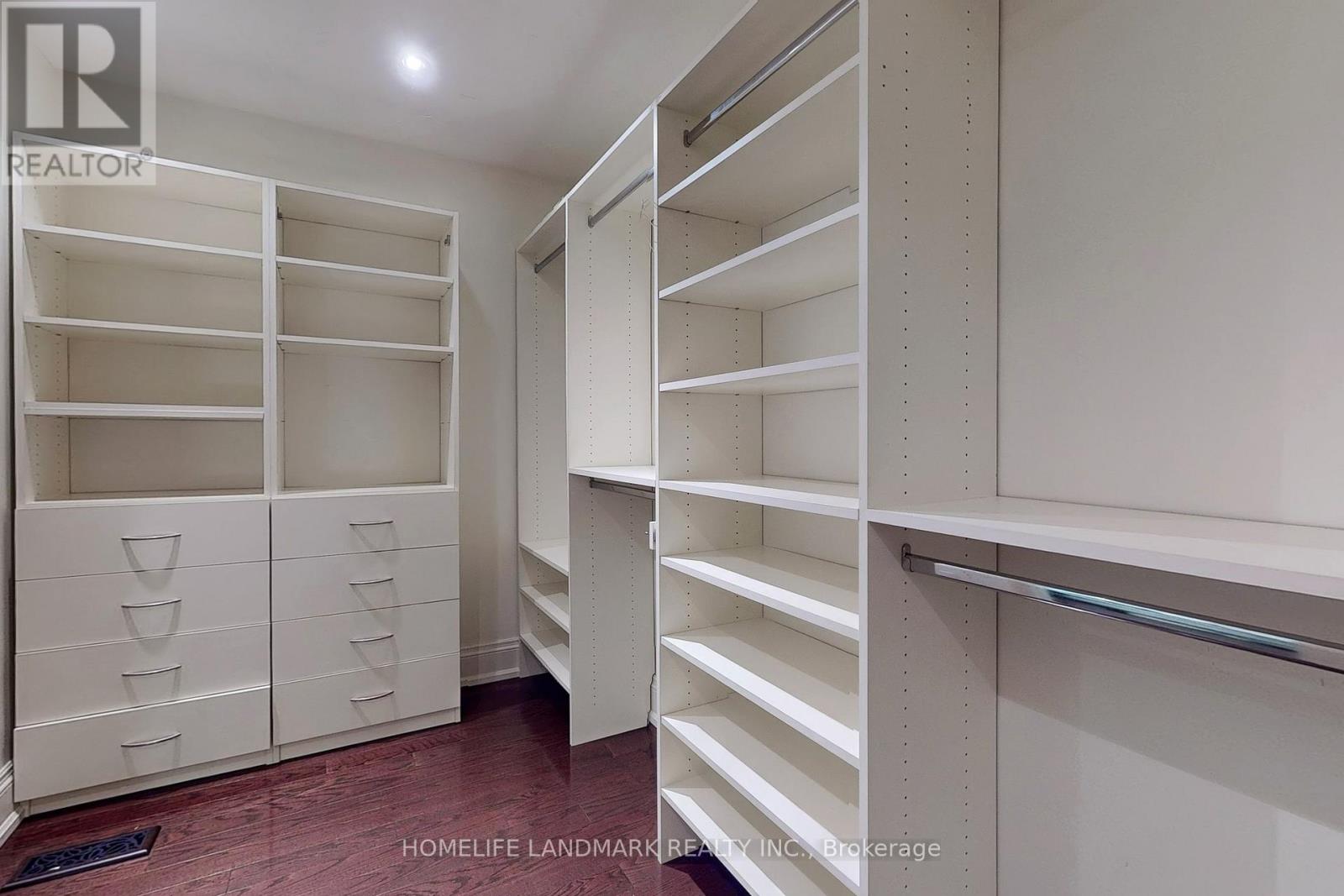 1558 Spring Road S, Mississauga, Ontario  L5J 1N3 - Photo 29 - W12459976