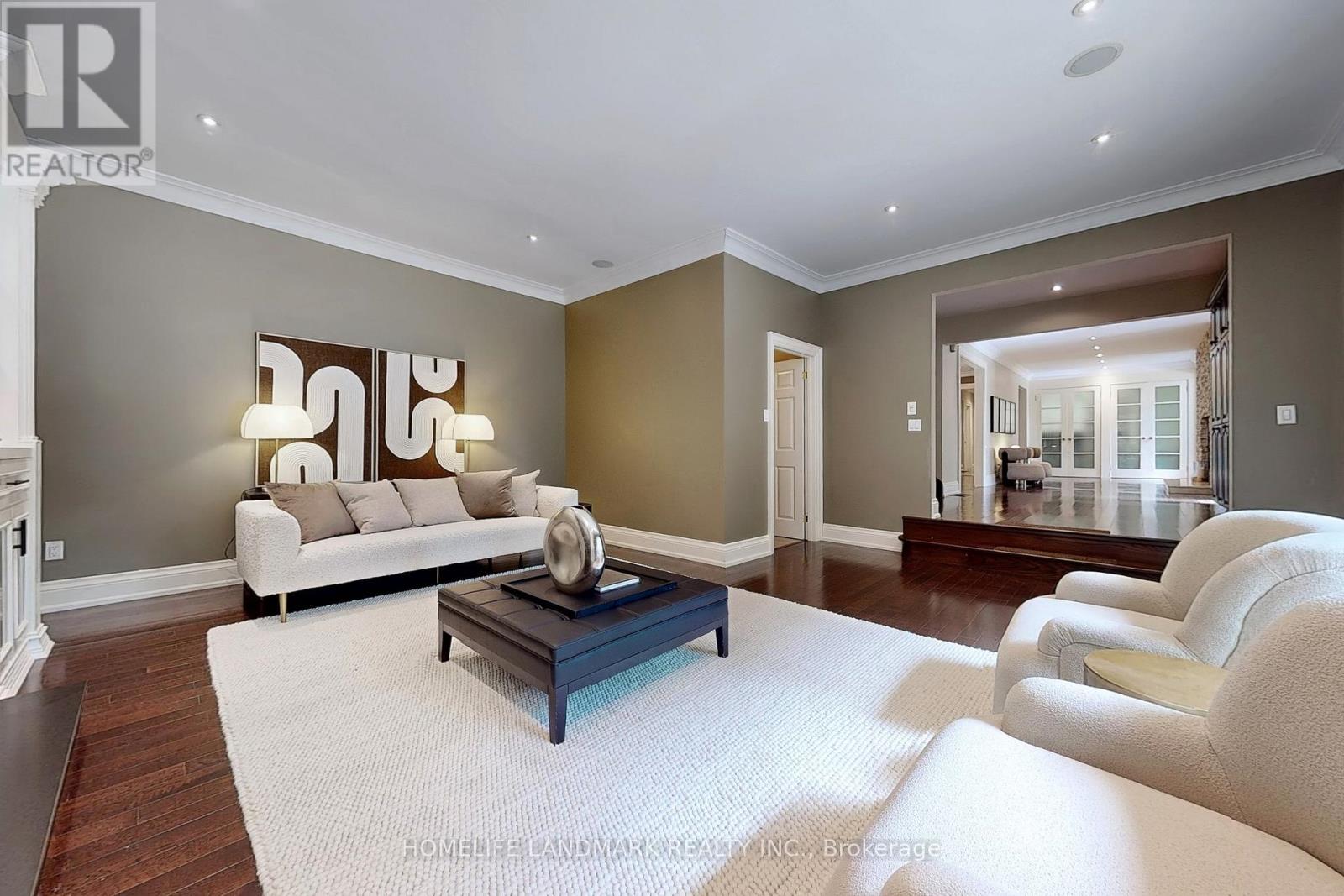 1558 Spring Road S, Mississauga, Ontario  L5J 1N3 - Photo 5 - W12459976