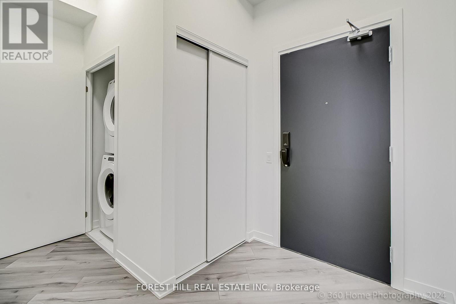 Ph 16 - 395 Dundas Street W, Oakville, Ontario  L6M 5R8 - Photo 4 - W12460008