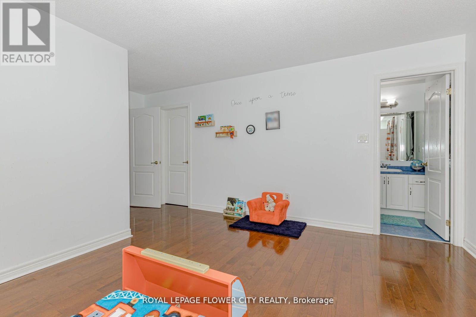 11 Vintonridge Drive, Brampton (Bram East), Ontario  L6P 2T8 - Photo 10 - W12460009