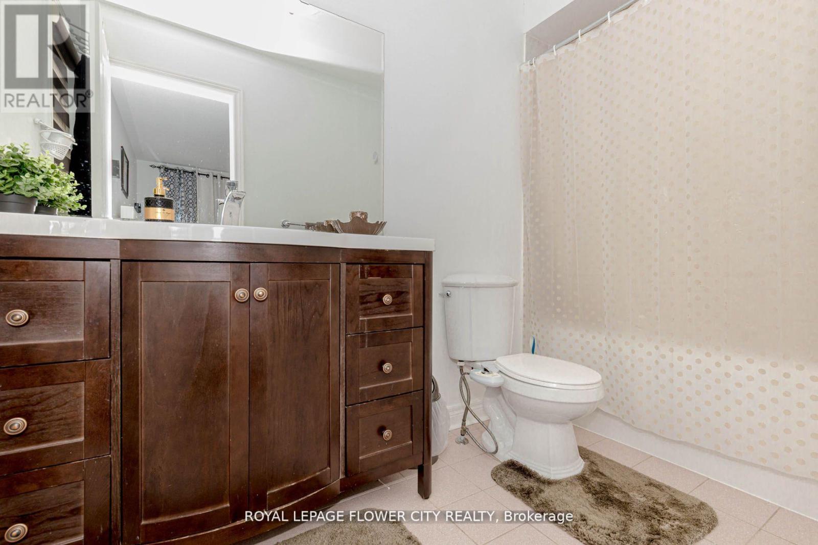 11 Vintonridge Drive, Brampton (Bram East), Ontario  L6P 2T8 - Photo 12 - W12460009
