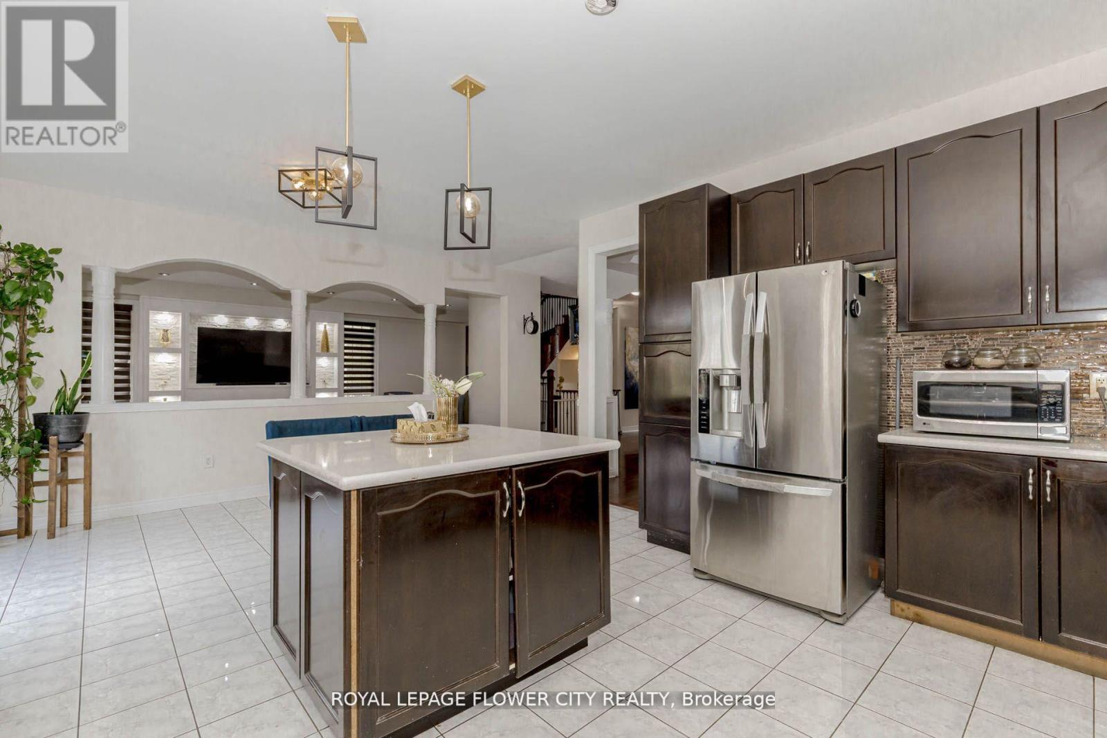 11 Vintonridge Drive, Brampton (Bram East), Ontario  L6P 2T8 - Photo 24 - W12460009