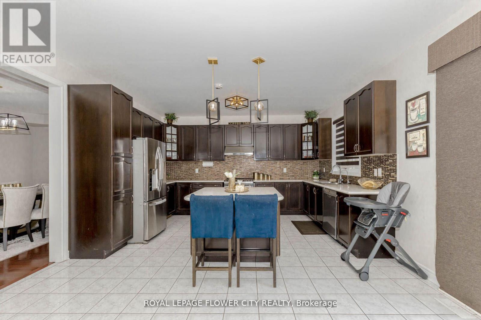 11 Vintonridge Drive, Brampton (Bram East), Ontario  L6P 2T8 - Photo 25 - W12460009