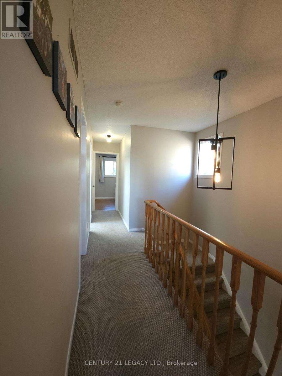 1298 Valerie Crescent, Oakville, Ontario  L6J 7E5 - Photo 18 - W12460012