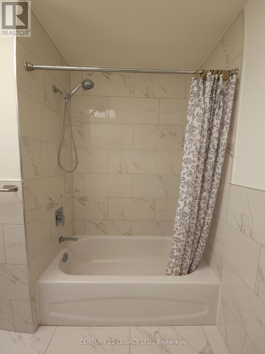 1298 Valerie Crescent, Oakville, Ontario  L6J 7E5 - Photo 22 - W12460012