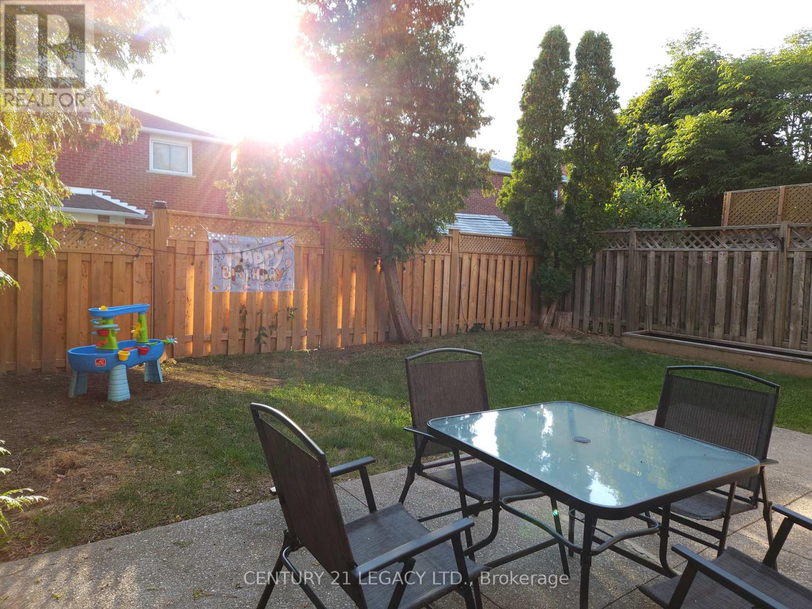 1298 Valerie Crescent, Oakville, Ontario  L6J 7E5 - Photo 35 - W12460012