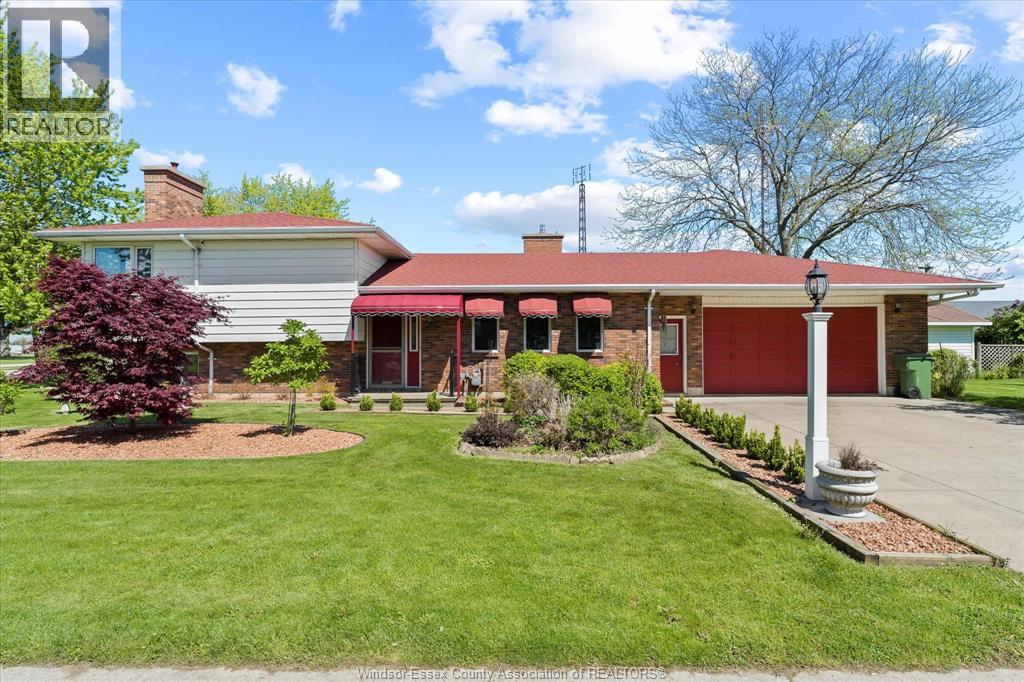 MLS# 25025998: 444 Oak STREET East, Leamington, Canada