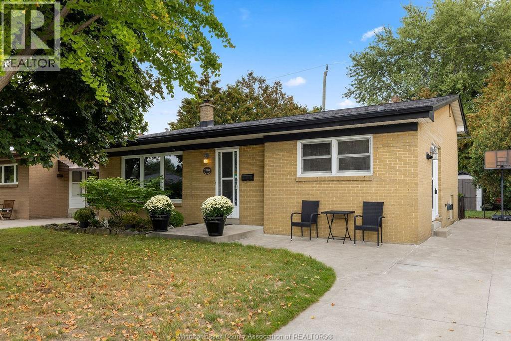 MLS# 25025989: 2584 GAIL, Windsor, Canada