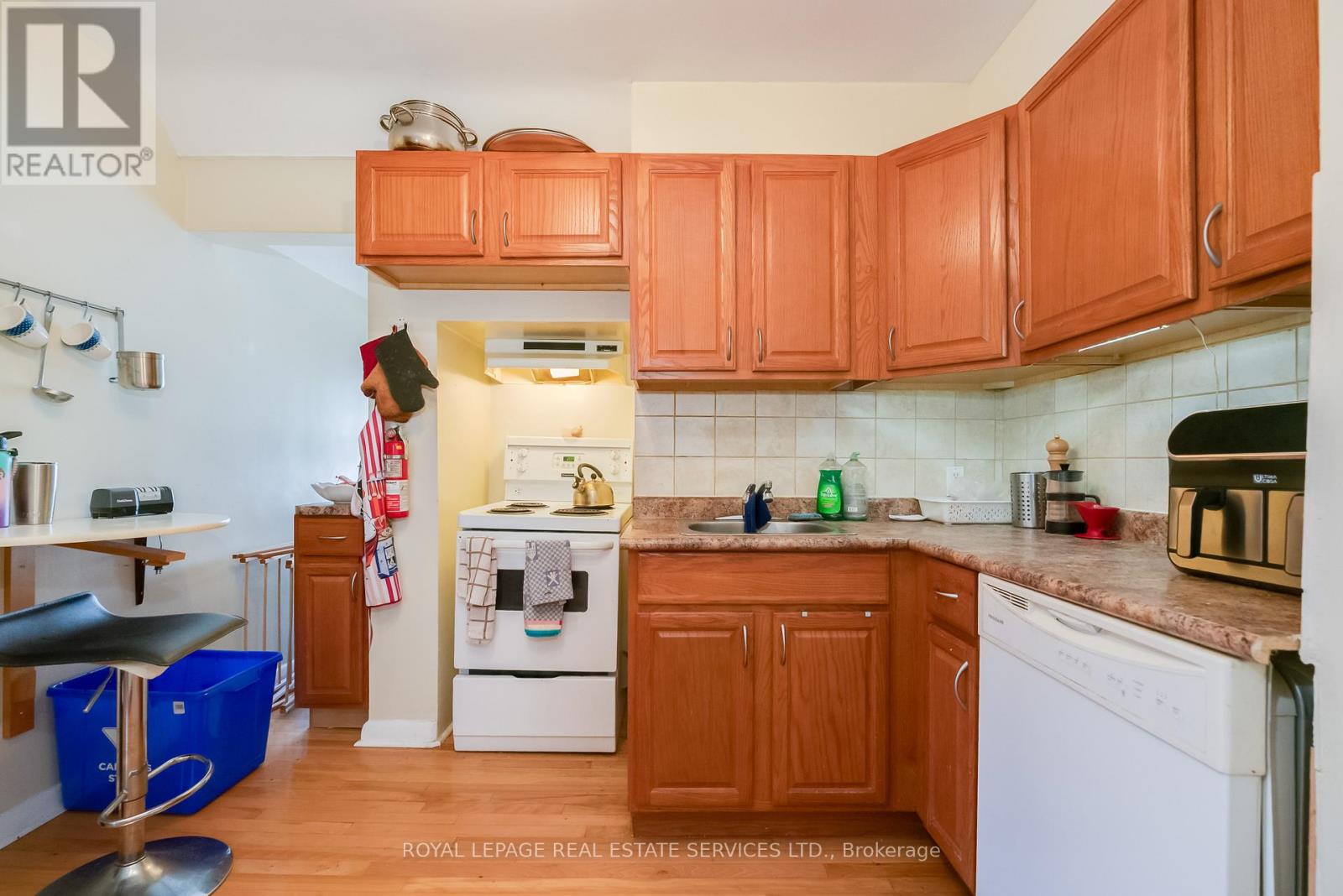 5 - 50 Glenrose Avenue, Toronto, Ontario  M4T 1K4 - Photo 6 - C12460067