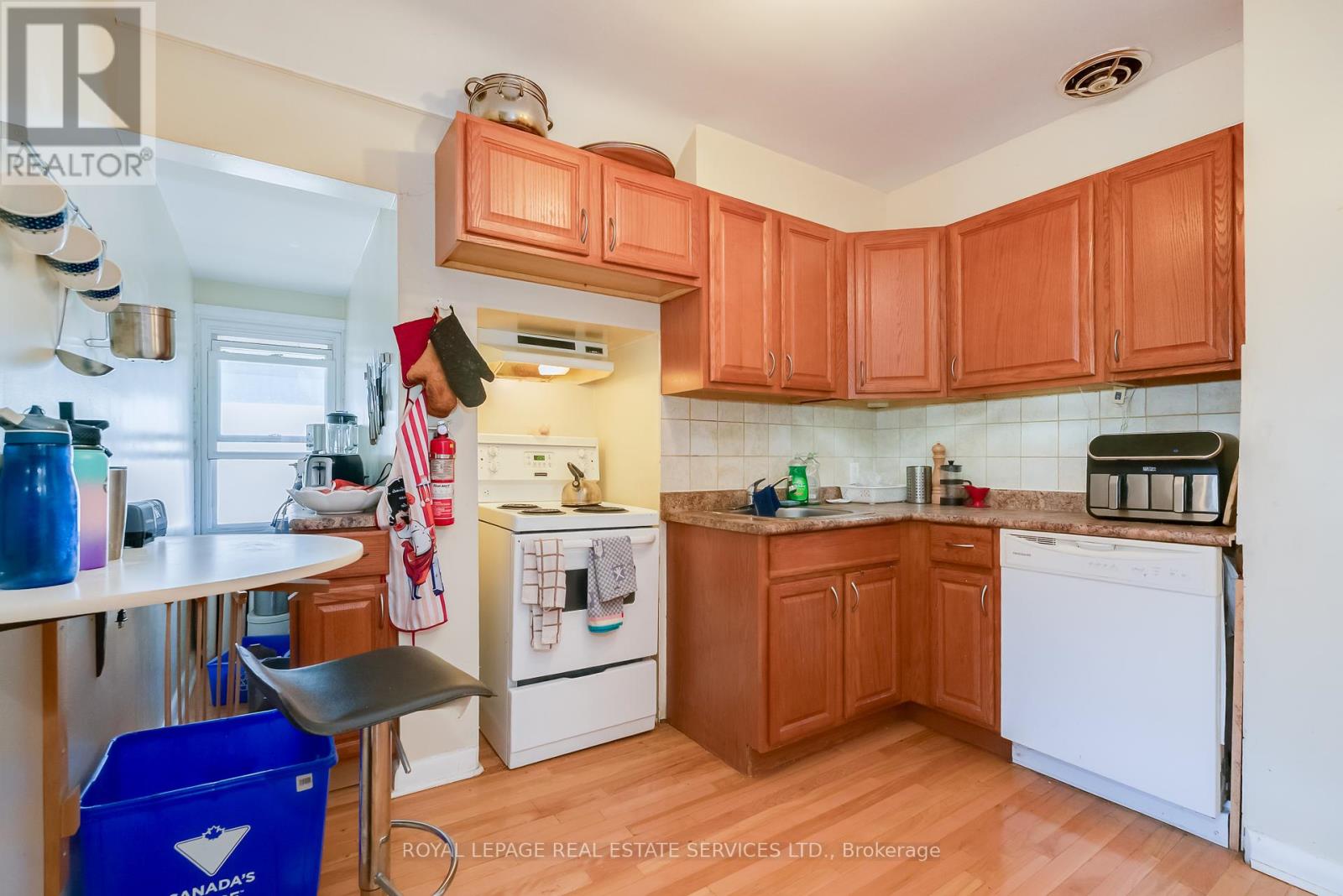 5 - 50 Glenrose Avenue, Toronto, Ontario  M4T 1K4 - Photo 7 - C12460067