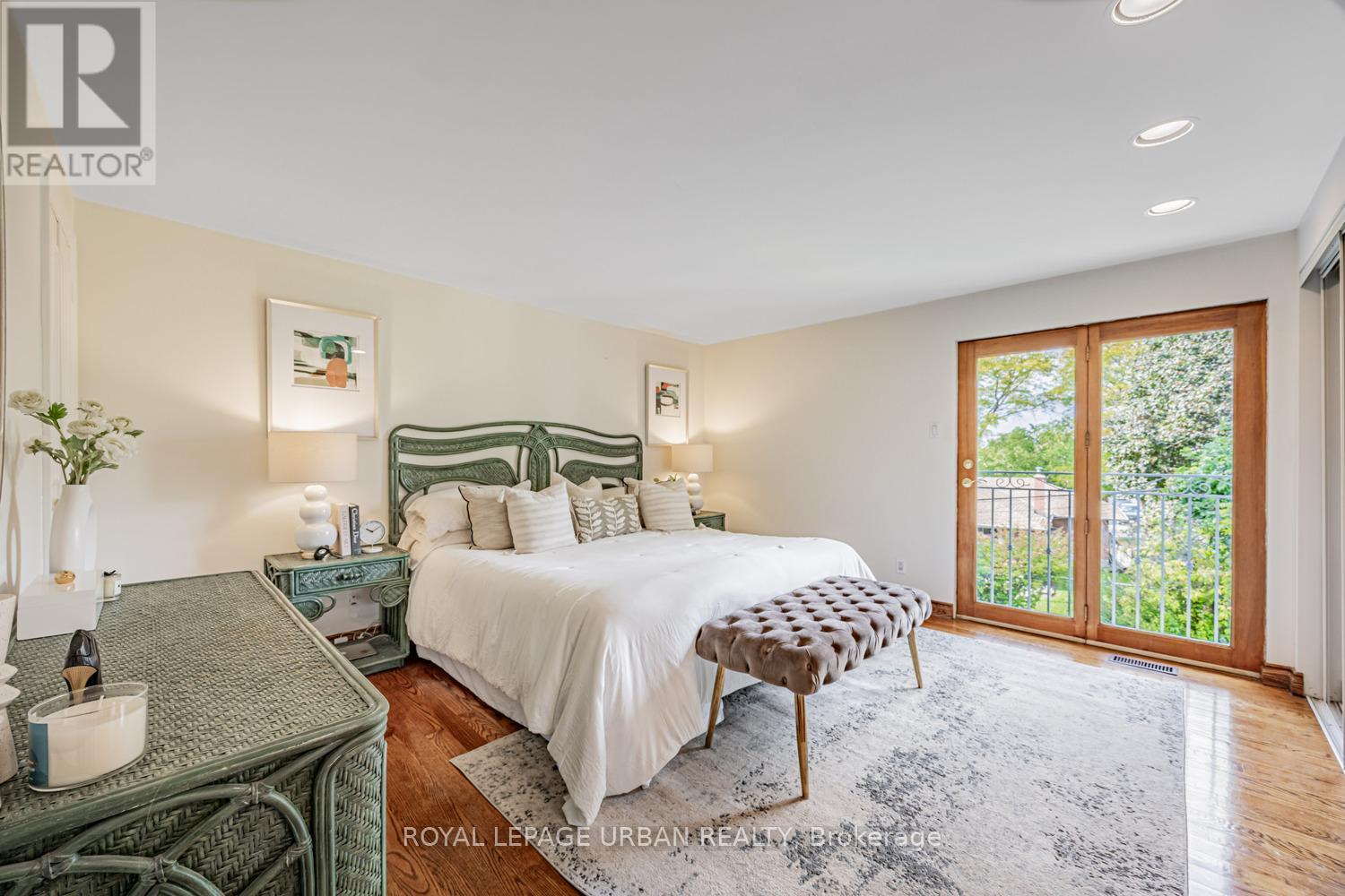 206 Sloane Avenue, Toronto, Ontario  M4A 2C6 - Photo 17 - C12460094