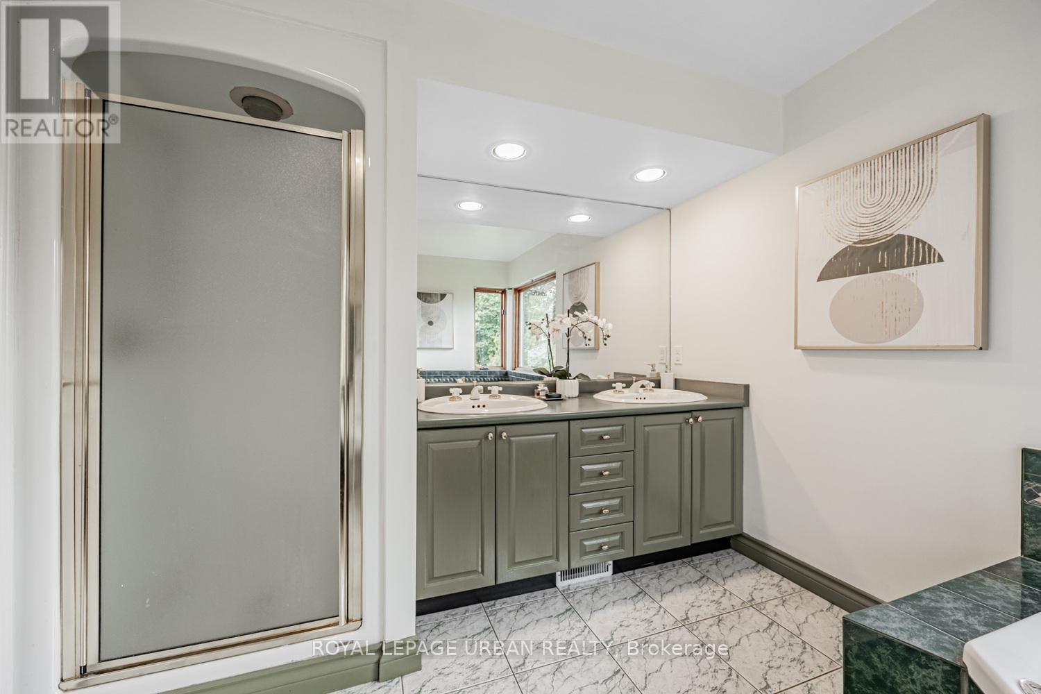 206 Sloane Avenue, Toronto, Ontario  M4A 2C6 - Photo 20 - C12460094